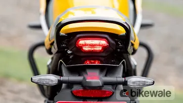 Triumph Thruxton 400 Right Side View