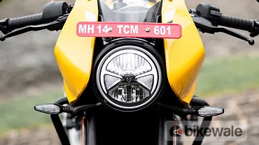 Triumph Thruxton 400 Right Side View