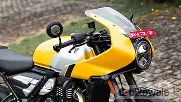 Triumph Thruxton 400 Right Side View