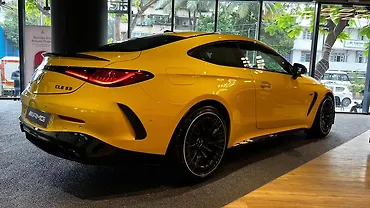 मर्सिडीज़ बेंज़ एएमजी CLE राइट रियर थ्री क्वार्टर