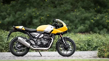 Triumph Thruxton 400 Image