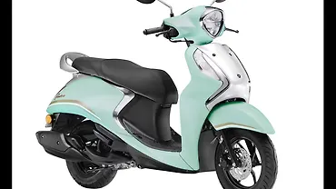 80,750 रुपए में लॉन्च हुआ 2025 यामाहा फ़सिनो 125 Fi हाइब्रिड स्कूटर!