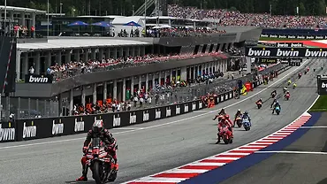 Ducati Panigale V4 Left Front Three Quarter