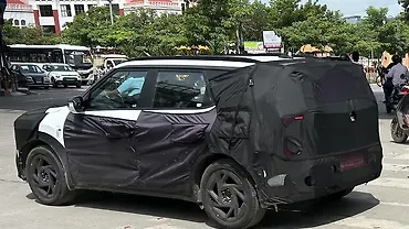 नई किआ सेल्टोस टेस्टिंग के दौरान आई नज़र; जानें क्या दिखा नया!