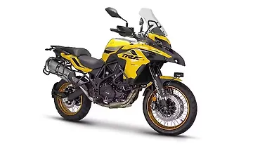 बेनेली TRK 502X की क़ीमत में आया 10,000 रुपए का उछाल