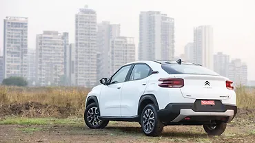 सिट्रोएन बसॉल्ट X लेफ्ट रियर थ्री क्वार्टर