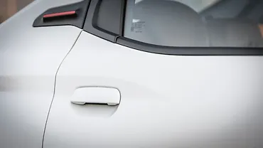 सिट्रोएन बसॉल्ट X पीछे के दरवाज़े के हैंडल