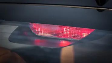 सिट्रोएन बसॉल्ट X पीछे की ओर हाई माउंटेड स्टॉप लैम्प