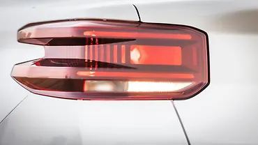 सिट्रोएन बसॉल्ट X रियर सिग्नल / ब्लिंकर लाइट