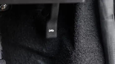 सिट्रोएन बसॉल्ट X बोनेट/हुड रिलीज़