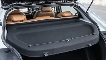 सिट्रोएन बसॉल्ट X  पार्सल ट्रे के साथ बूटस्पेस / मुड़ने वाला