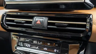 सिट्रोएन बसॉल्ट X फ्रंट सेंटर एयर वेंट