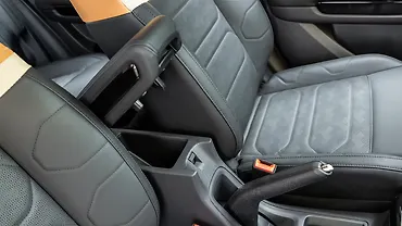 सिट्रोएन बसॉल्ट X फ्रंट सेंटर आर्म रेस्ट स्टोरेज