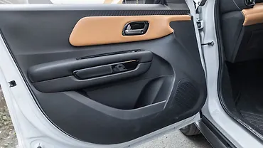 सिट्रोएन बसॉल्ट X सामने की ओर बाएं दरवाज़े का पैड