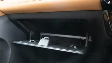 सिट्रोएन बसॉल्ट X ग्लोव बॉक्स