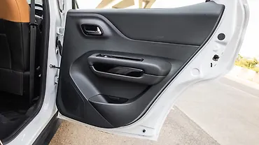 सिट्रोएन बसॉल्ट X रियर डोर पैड