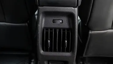 सिट्रोएन बसॉल्ट X पीछे की रो के लिए एसी कंट्रोल्स