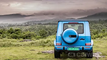 मर्सिडीज़ बेंज़ G580 EQ टेक्नोलॉजी के साथ पीछे का व्यू