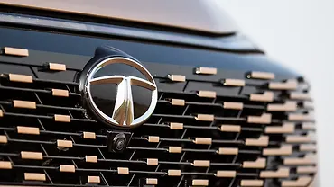 टाटा की कार्स ख़रीदने वाले ग्राहकों के लिए बड़ी ख़ुशख़बरी! GST कटौती के बाद गाड़ियां होंगी सस्ती