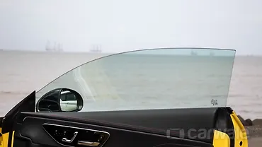 मर्सिडीज़ बेंज़ एएमजी CLE ड्राइवर साइड फ्रंट डोर पॉकेट