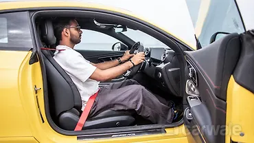 मर्सिडीज़ बेंज़ एएमजी CLE फ्रंट रौ सीट्स