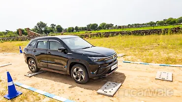 Maruti Victoris Crosses 14,000 Sales in December 2025