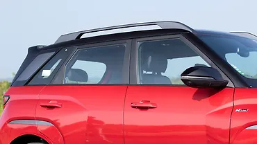 Hyundai Venue N Line Side Glass Housing