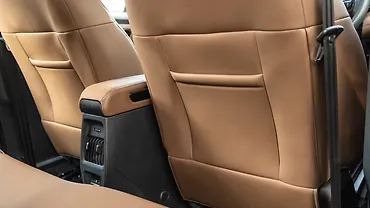 सिट्रोएन एयरक्रॉस X आगे की सीट के पीछे के पॉकेट्स