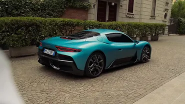 मासेराती एमसीपुरा राइट रियर थ्री क्वार्टर