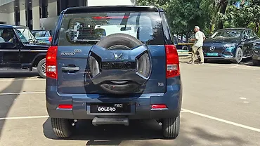 महिंद्रा बोलेरो नियो पीछे का व्यू