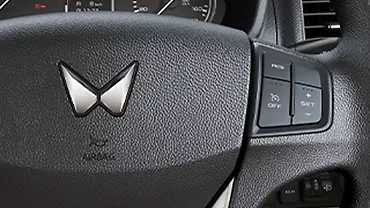 महिंद्रा बोलेरो नियो स्टीयरिंग माउंटेड कंट्रोल्स