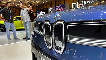 बीएमडब्ल्यू ix3 रियर पार्किंग सेंसर