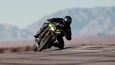 Triumph Speed Triple RX Launched: Only 5 Units for India 