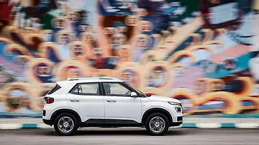 Scoop! Old Hyundai Venue to Sell alongside New-gen Iteration Scoop! Old Hyundai Venue to Sell alongside New-gen Iteration