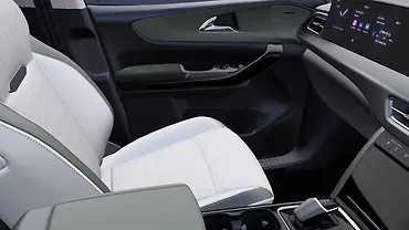 Mahindra XEV 9S Front Row Seats
