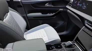 Mahindra XEV 9S Front Row Seats