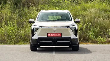 Mahindra XEV 9S Front View
