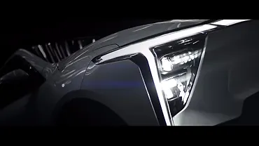 Mahindra XEV 9S Headlight