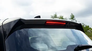 Mahindra XEV 9S Rear Windshield/Windscreen