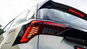 Mahindra XEV 9S Tail Light/Tail Lamp