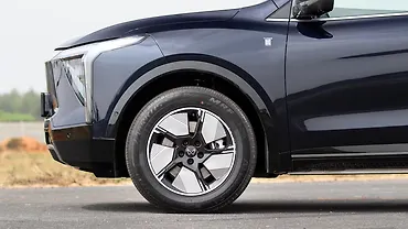 Mahindra XEV 9S Wheel