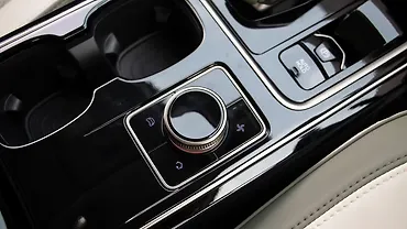 Mahindra XEV 9S Cup Holders