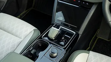Mahindra XEV 9S Drive Mode Buttons/Terrain Selector