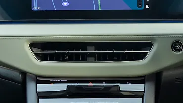 Mahindra XEV 9S Front Centre Air Vents