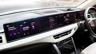 Mahindra XEV 9S Infotainment System