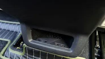 Mahindra XEV 9S Rear Row Charging Point