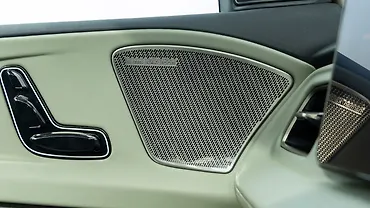 Mahindra XEV 9S Seat Adjustment Electric for Front Passenger