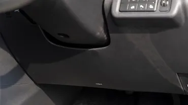 Mahindra XEV 9S Steering Adjustment Lever/Controller