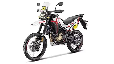 EICMA 2025: Hero Xpulse 210 Dakar Edition Unveiled EICMA 2025: Hero Xpulse 210 Dakar Edition Unveiled
