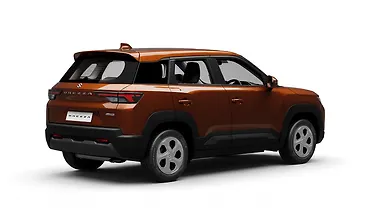 मारुति सुज़ुकी ब्रेज़ा राइट रियर थ्री क्वार्टर